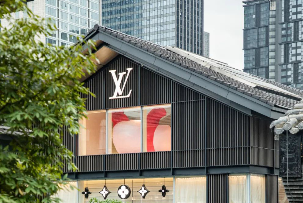 LV全国首家餐厅落户成都，餐饮空间设计充满熊猫元素